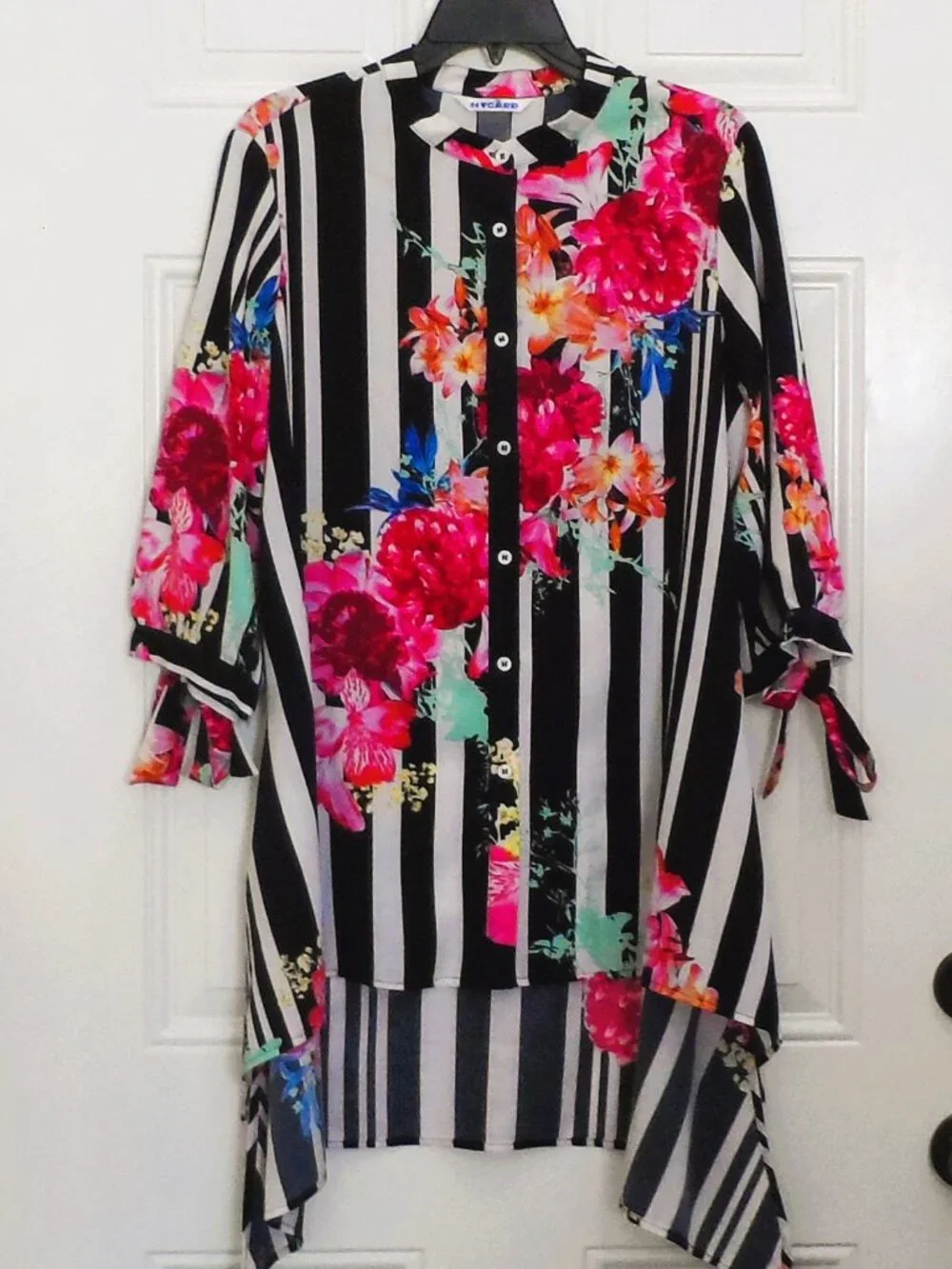 Nygard- Floral and Striped blouse size M - Picture 3 of 16